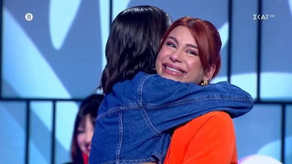 My Style Rocks: Ξέσπασε σε κλάματα η Πόπη - Σηκώθηκε αμέσως να την αγκαλιάσει η Βασιλική