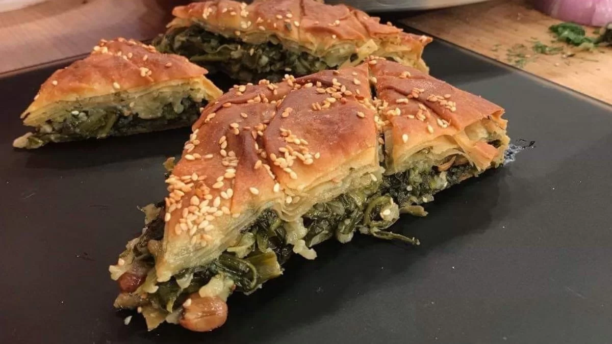 Σεφουκλωτή Νάξου: Παραδοσιακή νηστίσιμη πίτα με σέσκουλα και μάραθο - Το κόλπο για να σου βγει το φύλλο τραγανό