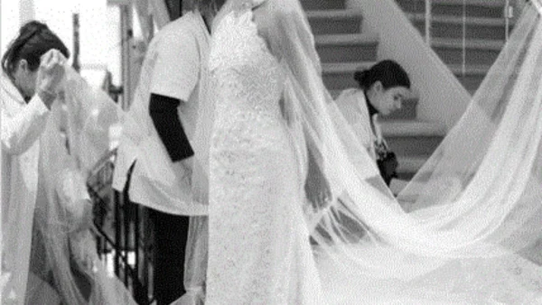 Παντρεύτηκε και την έβαλαν στην Vogue - Κόρη πασίγνωστου τραγουδιστή ανέβηκε τα σκαλιά της εκκλησίας