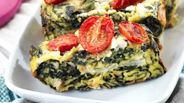 Ζουμερή σπανακόπιτα χωρίς φύλλο - Έτοιμη σε 25 μόλις λεπτά