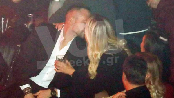 Με μαύρο μίνι κολλητό φόρεμα και μείον 20 κιλά - Η πρώτη δημόσια έξοδος της Κωνσταντίνας Σπυροπούλου σε νυχτερινό κέντρο μετά την γέννα