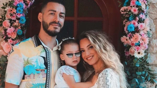 Μανούλα για 2η φορά η Εύα Τσάχρα - Η φωτογραφία με το μωρό στο μαιευτήριο