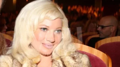 «Όταν τη βλέπω τρομάζω γιατί είμαστε ίδιες» - "Σούσουρο" με το βίντεο της Τζούλιας Αλεξανδράτου με το πρόσωπο της κόρης της