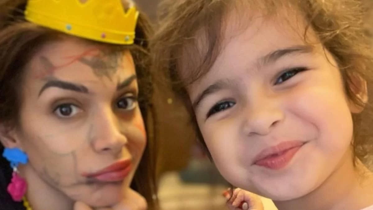 Φανερά ταλαιπωρημένες - Η ανάρτηση της Ελένης Χατζίδου μετά την αποκάλυψη για την ασθένεια της κόρης της