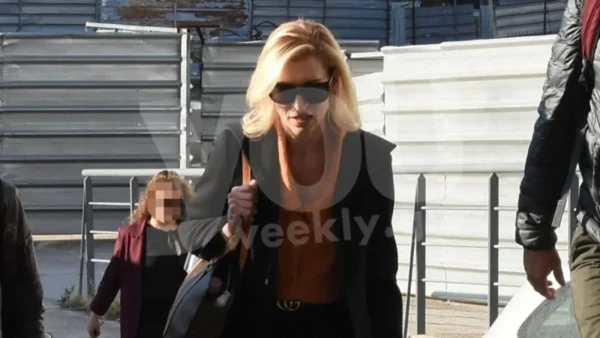 Ζέτα Δούκα: «Μας πήρε 26 ώρες να την κρατήσουμε αγκαλιά» - Η φωτογραφία από το μαιευτήριο και η συγκινητική εξομολόγηση