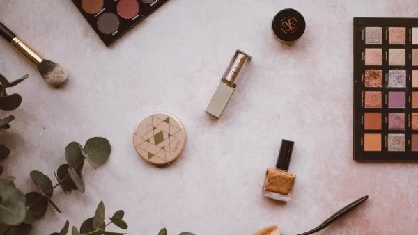 Editor's favorites: Σου προτείνουμε 10 προϊόντα για πρόσωπο, μαλλιά, σώμα και μακιγιάζ