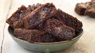 Σε περίπτωση που κάνεις διατροφή αλλά θες και το γλυκό σου: Υγιεινά brownes με βρώμη, χωρίς γλουτένη