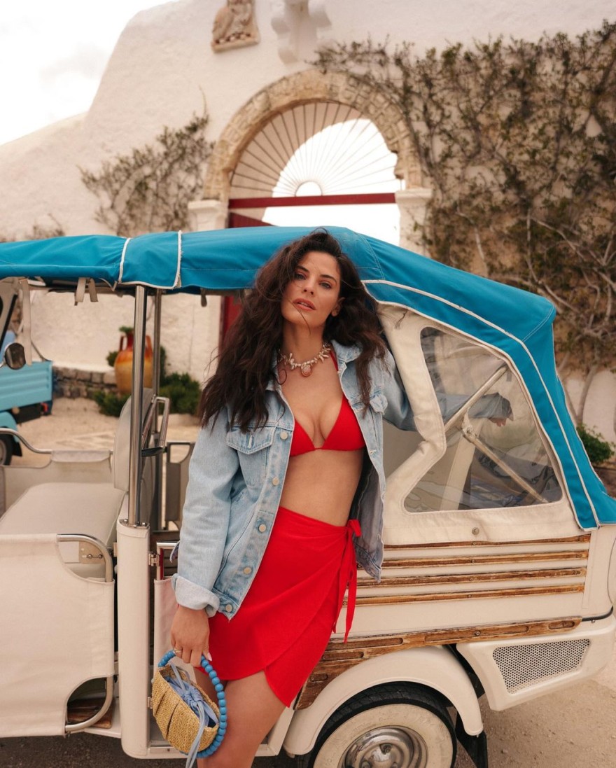 Χριστίνα Μπόμπα  instagram