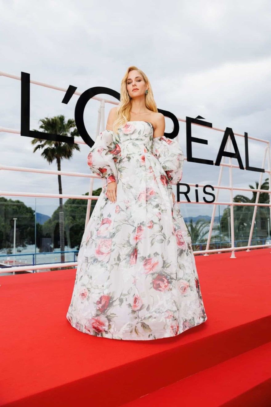 Η Δούκισσα Νομικού με αέρα χολιγουντιανής σταρ στο Φεστιβάλ των Καννών