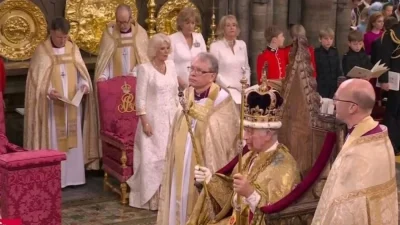 Το πρώτο επίσημο πορτρέτο του Βασιλιά Καρόλου - Τι του ψιθύρισε ο Πρίγκιπας Ουίλιαμ κατά τη διάρκεια της στέψης