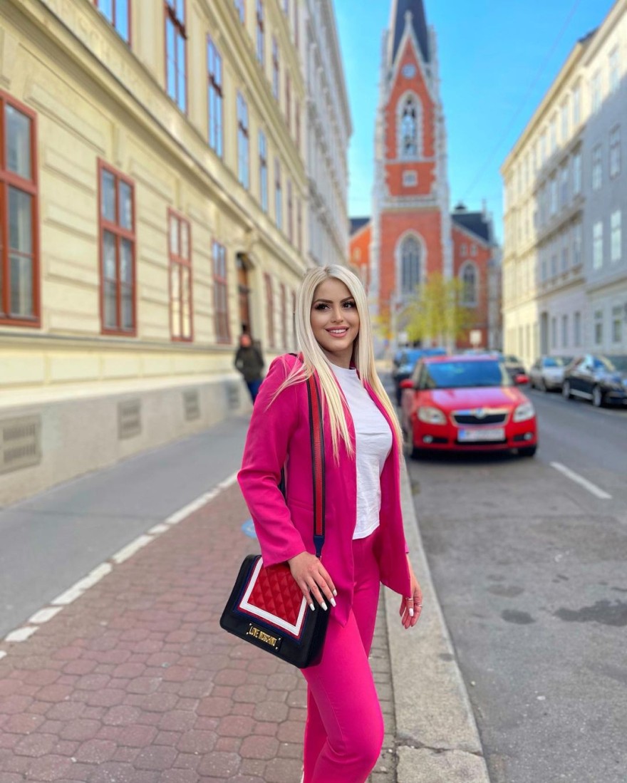 Έλενα Παπαμεθοδίου bachelor