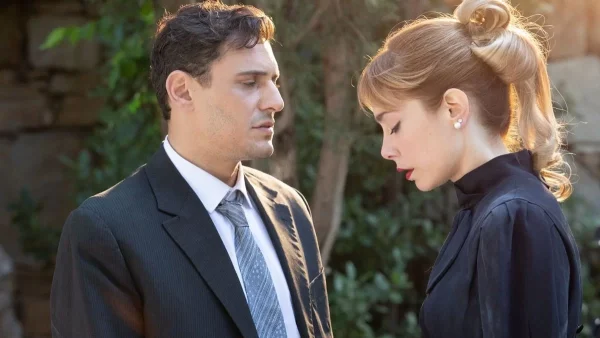 Έρωτας φυγάς: «Να με ξεγράψεις αν παντρευτείς αυτόν τον τιποτένιο» - Μια πρόταση γάμου φέρνει τα πάνω κάτω!