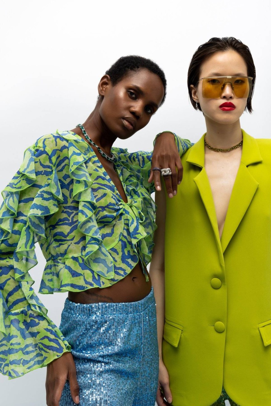 Τα ιδανικά items για να ξεχωρίσεις από τη Favela.gr