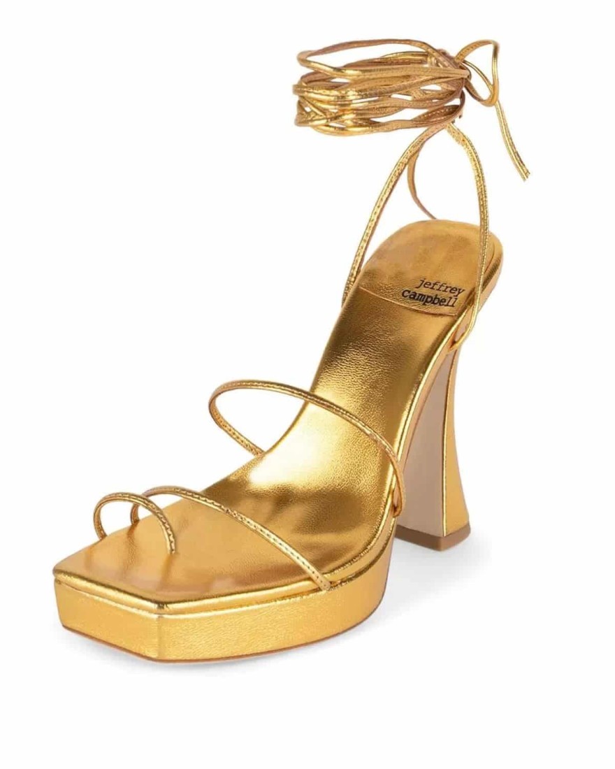 Τα ιδανικά items για να ξεχωρίσεις από τη Favela.gr