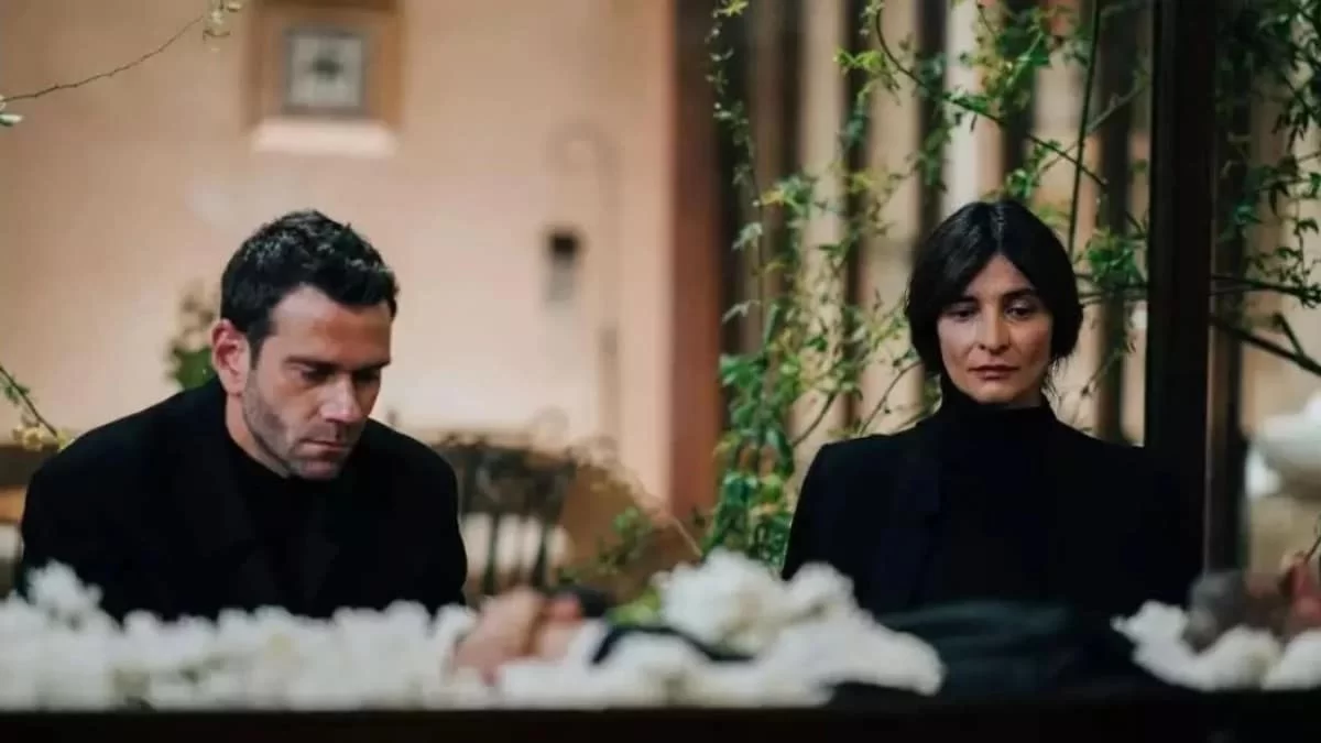 Γη της ελιάς: Η κηδεία της Μυρτάλης πριν προβληθεί στην τηλεόραση - Το σπαρακτικό «συγγνώμη» της Μαργαρίτας πάνω από τον τάφο της