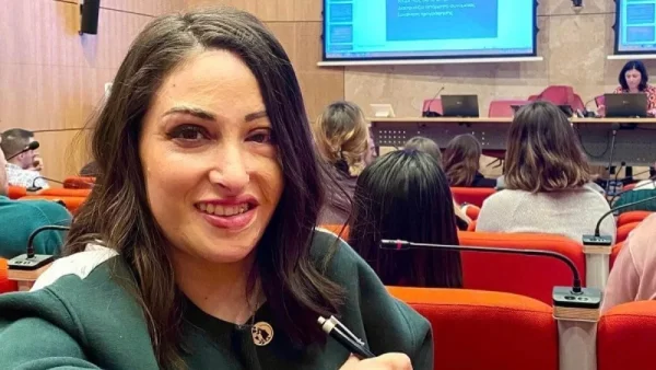 Σκληρές εικόνες: Φωτογραφίες με το πραγματικό της πρόσωπο λίγο μετά την επίθεση με βιτριόλι - Η ανάρτηση της Παλιοσπύρου 3 χρόνια μετά