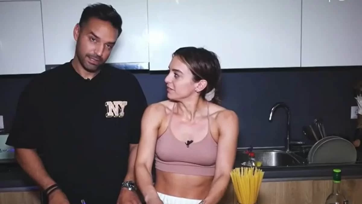 Survivor All Star: «Της έστειλα εγώ μήνυμα μόλις...» - Η εξομολόγηση της Καρολίνας για την επικοινωνία με την Ελευθερίου μετά το "σκάνδαλο" με τον Πρίαμο