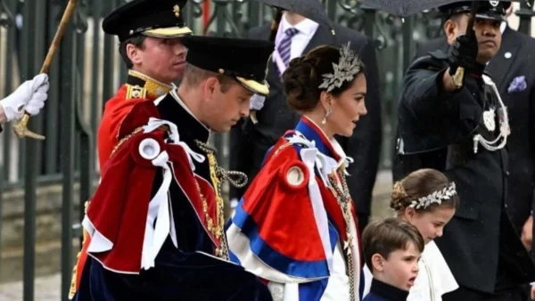 Λίγο μετά τη στέψη του βασιλιά Καρόλου Γ'  - Η κίνηση της Κate Middleton άφησε άφωνο το πλήθος (Βίντεο)