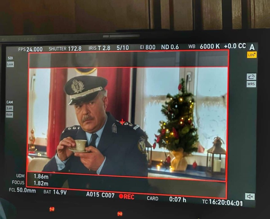 Κουραμπιέδες από χιόνι: Backstage φωτογραφίες από τη νέα ταινία χριστουγεννιάτικη ρομαντική κωμωδία σε σκηνοθεσία Γιάννη Τσιμιτσέλη