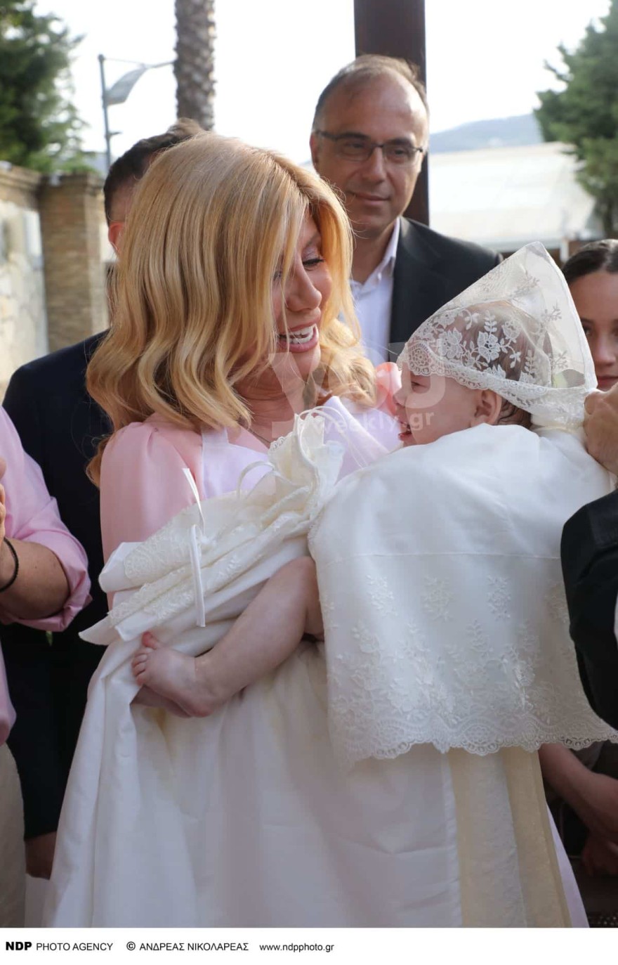 Ζήνα Κουτσελίνη νονά μωρό