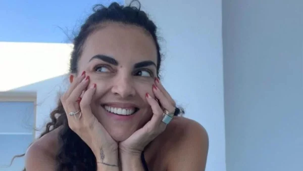 Γυμνή από τη μέση και κάτω: «Κούραση ,πανικός ,νεύρα, συγκίνηση» - Η αδημοσίευτη φωτογραφία της Μαρίας Σολωμού 3 μήνες μετά τη γέννηση του γιου της