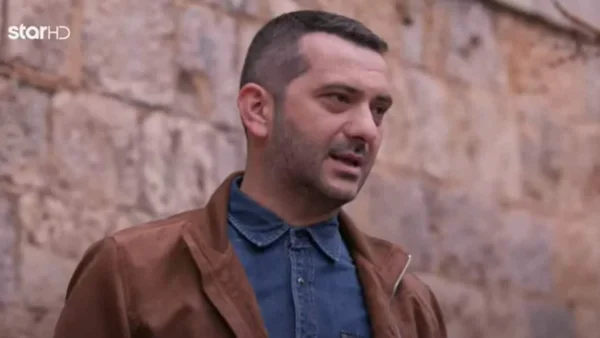 MasterChef 7: «Θα ξυπνήσεις το παιδί με τη γαϊδουροφωνάρα σου» - Χαμός στο πλατό με τις παιδικές φωνές του μικρού Κίμωνα και τον Κουτσόπουλο