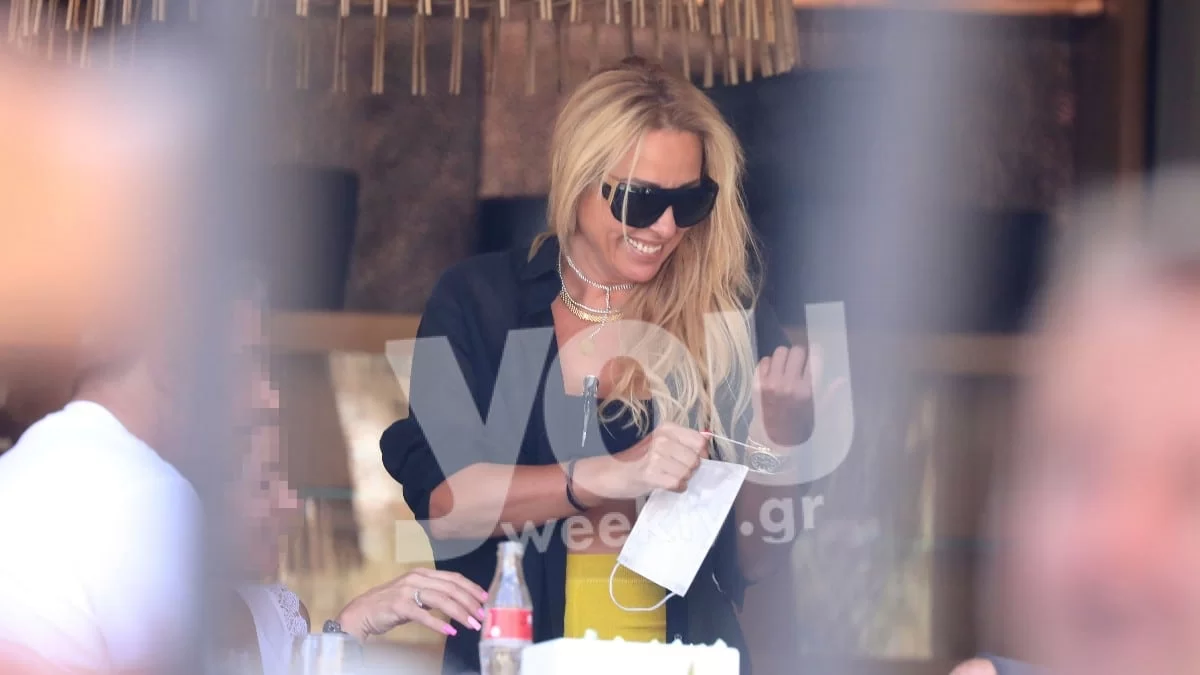 Πιο αδύνατη από ποτέ με κορμί που ''κόβει'' την ανάσα - Η σπάνια εμφάνιση της Μαστροκώστα μετά το πρόβλημα της υγείας της