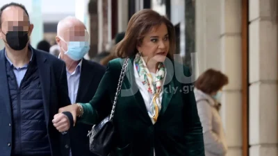 Ντόρα Μπακογιάννη: «Δεν υπάρχει ημέρα που να μην μου λείπεις!» - Ραγίζουν καρδιές τα λόγια της 6 χρόνια μετά τον θάνατο του πατέρα της