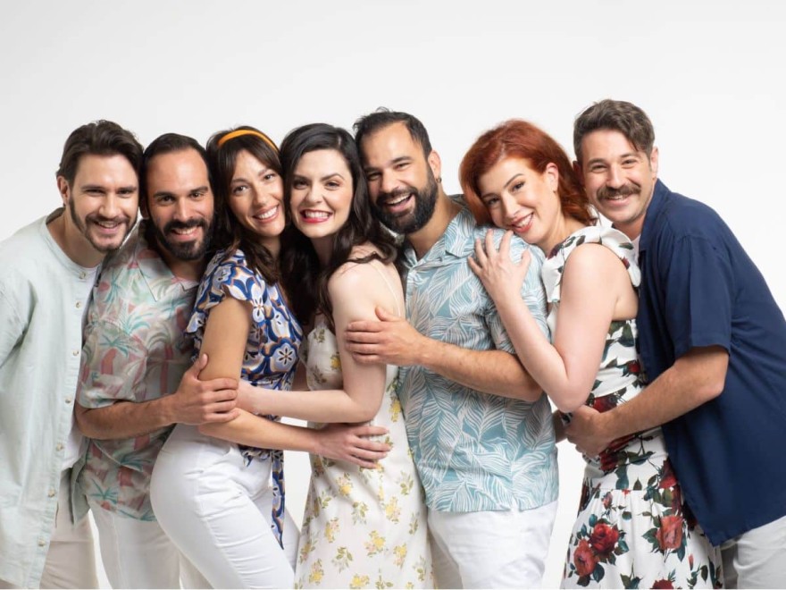 «Όποιος θέλει να χωρίσει... να σηκώσει το χέρι του!» - Η θρυλική παράσταση του Γιώργου Καπουτζίδη τώρα σε όλη την Ελλάδα!