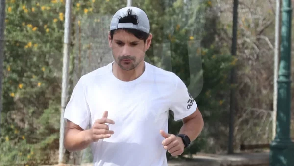 Πάνος Βλάχος: Σε σχέση με ηθοποιό της σειράς Παράδεισος των κυριών - Τα "καυτά" φιλιά και οι αγκαλιές