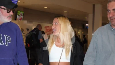 Με αθλητικό μπουστάκι και σόρτς: Επέστρεψε στην Ελλάδα η Ρία Κολοβού μετά το Survivor All Star - Η πρώτη της ανάρτηση