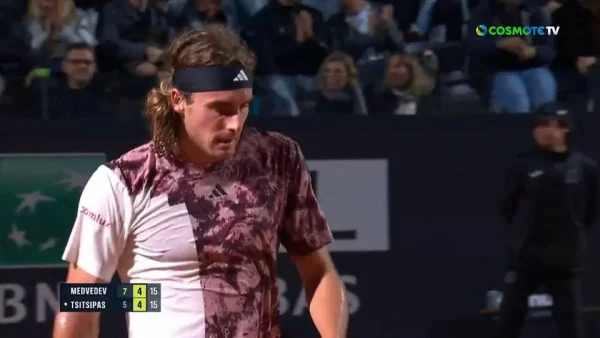 «Ντρέπομαι που μίλησα έτσι» - Η εξήγηση του Τσιτσιπά για τα υβριστικά σχόλια στη μητέρα του την ώρα του αγώνα