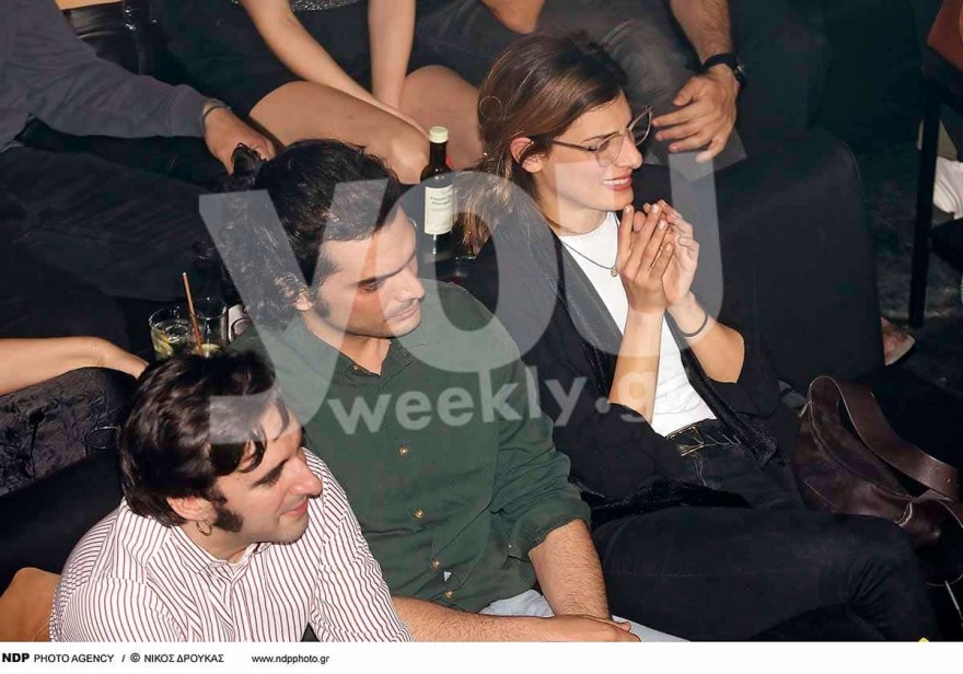 Ορφέας Αυγουστίδης: Άκρως διαχυτικός με την σύζυγό του σε βραδινή έξοδο - Αποκλειστικές φωτογραφίες