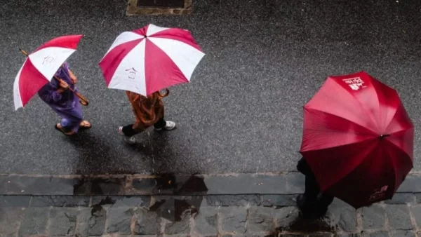 Καιρός (11/6): Ισχυρές βροχές και απανωτοί κεραυνοί - Ποιες περιοχές θα επηρεαστούν