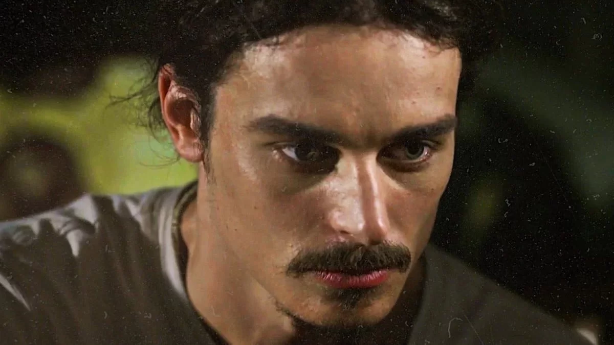 Μαύρο Ρόδο: Φονιάς ο Γεράσιμος - Μπαίνει με όπλο στο δωμάτιο της Ελισάβετ