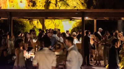 Λαμπερό opening party στο εστιατόριο abraOvata