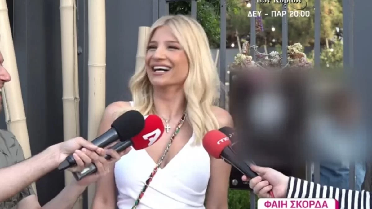 Φαίη Σκορδά: «Με έχει φτάσει στο ύψος» - Συνοδευόμενη από τον γιο της στην βάφτιση της κόρης της Ηλιάκη