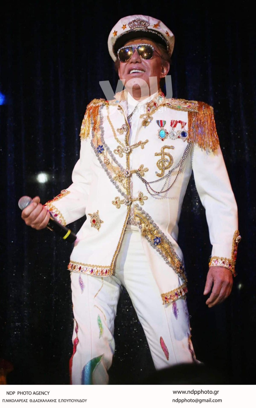 Γιάννης Φλωρινιώτης στολή κηδείας