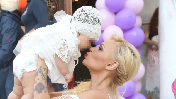 Aυτός είναι ο πατέρας της κόρης της Γωγώς Γαρυφάλλου