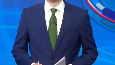 Πολύ γνωστός παρουσιαστής της ΕΡΤ παντρεύτηκε την καλή του - Ο εντυπωσιακός γάμος στο Κολωνάκι