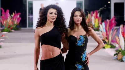 AXDW: «Αναστέναξαν» οι φωτογραφικοί φακοί - Φιλήθηκαν στο στόμα Ειρήνη Παπαδοπούλου και Σοφιάνα Σπίνουλα