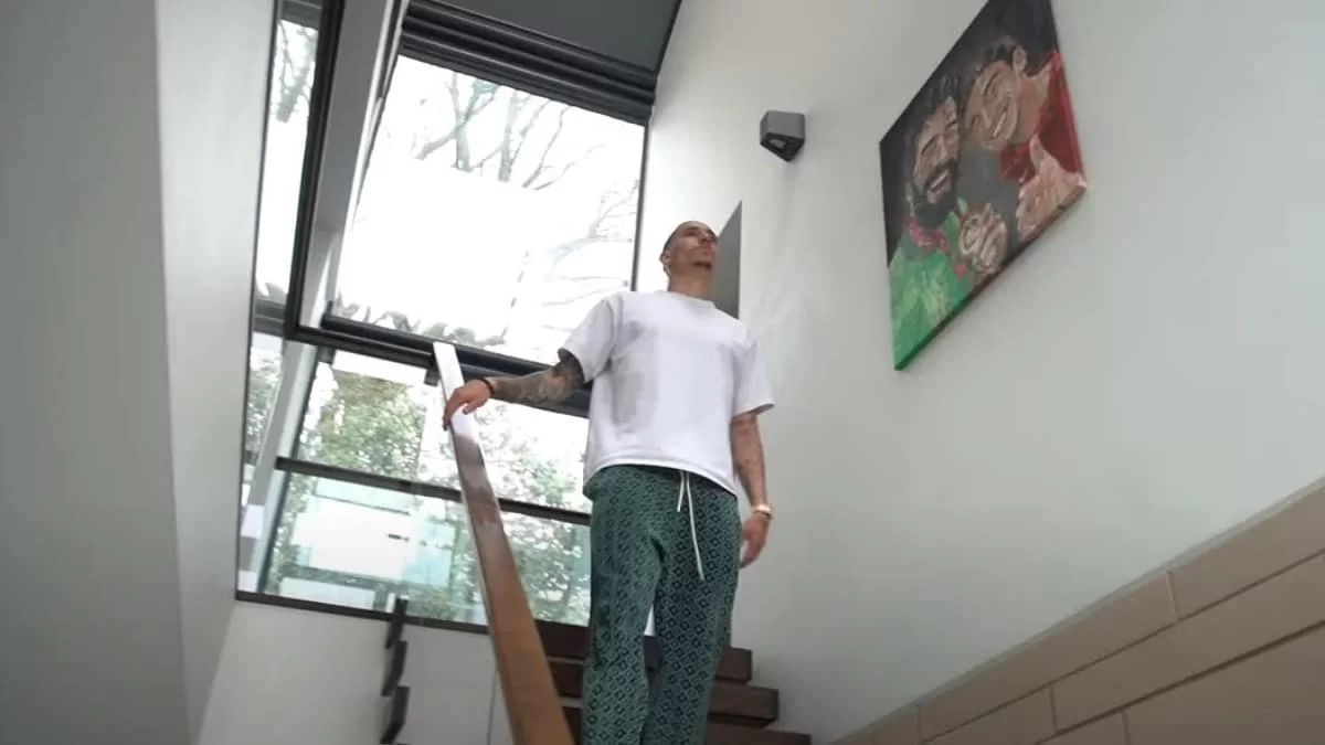 Διώροφο, τεράστιο με κήπο - Αυτό είναι το πολυτελέστατο σπίτι του Κώστα Τσιμίκα στο Λίβερπουλ