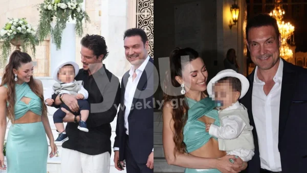Με πράσινη τουαλέτα δίπλα στον Σταθοκωστόπουλο η Σιαμπάνη στη βάφτιση του γιου τους - Αγκαλιά με τον γιο τους ο νονός, Νίκος Οικονομόπουλος