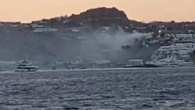 Φωτιά στη Μύκονο - Φλέγεται η Ψαρρού