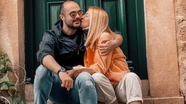 Οικογενειακές διακοπές στα Χανιά για Ηλιάκη & Μανουσάκη - Χαλαρός σε παραλία της Κρήτης ο γυναικολόγος