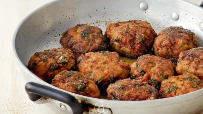 Για να μην είναι «στούκας»: 6 μυστικά για αφράτα κεφτεδάκια