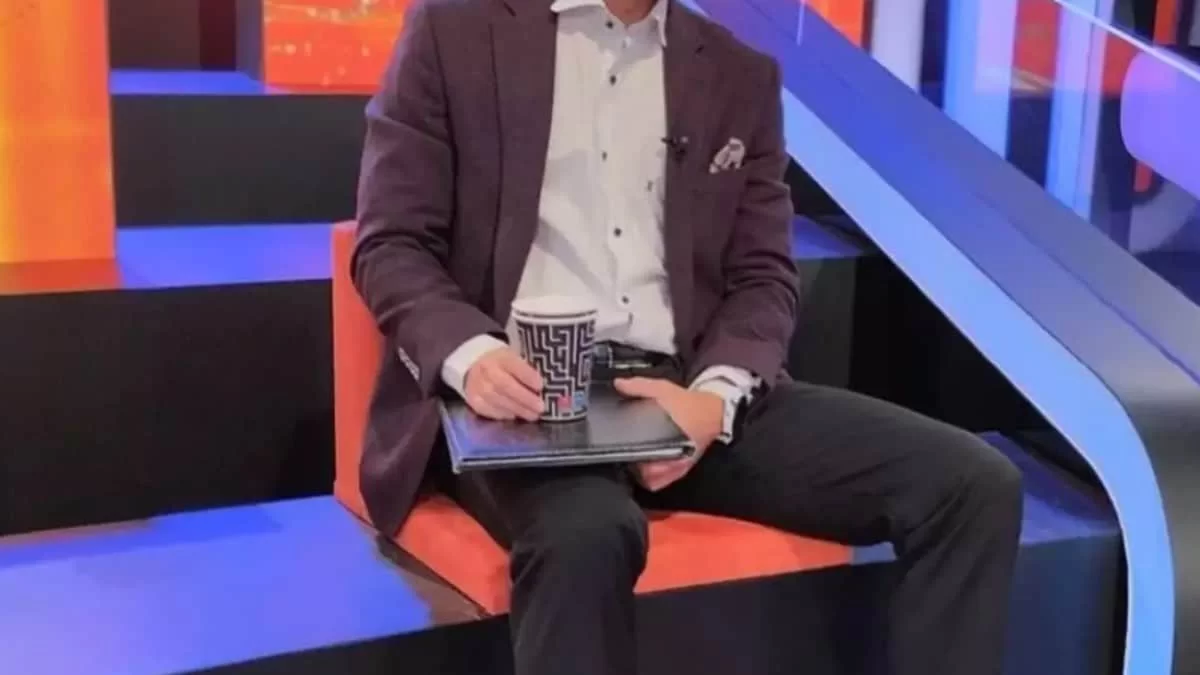 "Έσκασαν" τα ευχάριστα στην Ελληνική showbiz: Έγινε μπαμπάς για πρώτη φορά - Η φωτογραφία με το πρόσωπο της νεογέννητης κόρης του