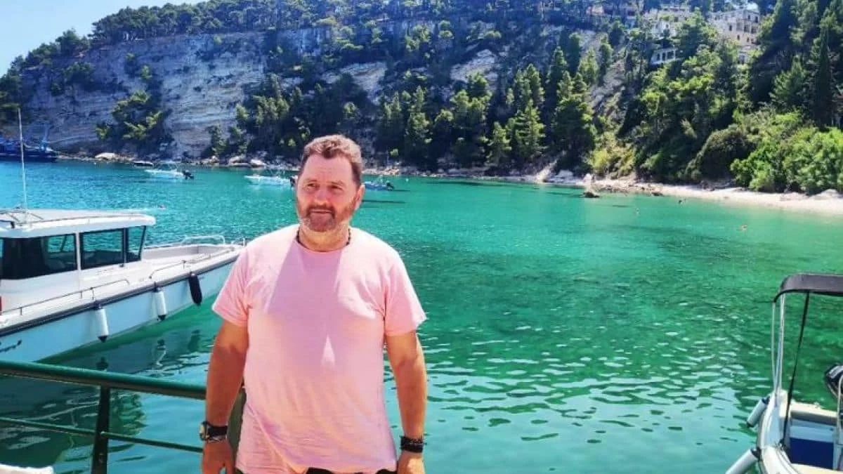 «Δε φεύγω από το σπίτι! Θα μείνω μέχρι την τελευταία στιγμή...» - Ανατριχιάζει ο Λευτέρης Βαζαίος από το φλεγόμενο Λαγονήσι