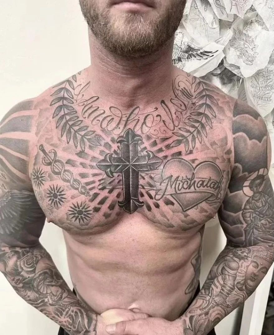 Ο γιος του Τομ Χανκς στρέφεται προς τον Θεό - Οι «μαύρες» αναρτήσεις του