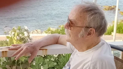 Ντίνος Καρύδης: Απομονωμένος στο εξοχικό του - Η πενιχρή σύνταξη και η μοναξιά